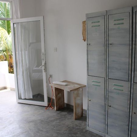 Sun & Moon Hostel Мириса Екстериор снимка