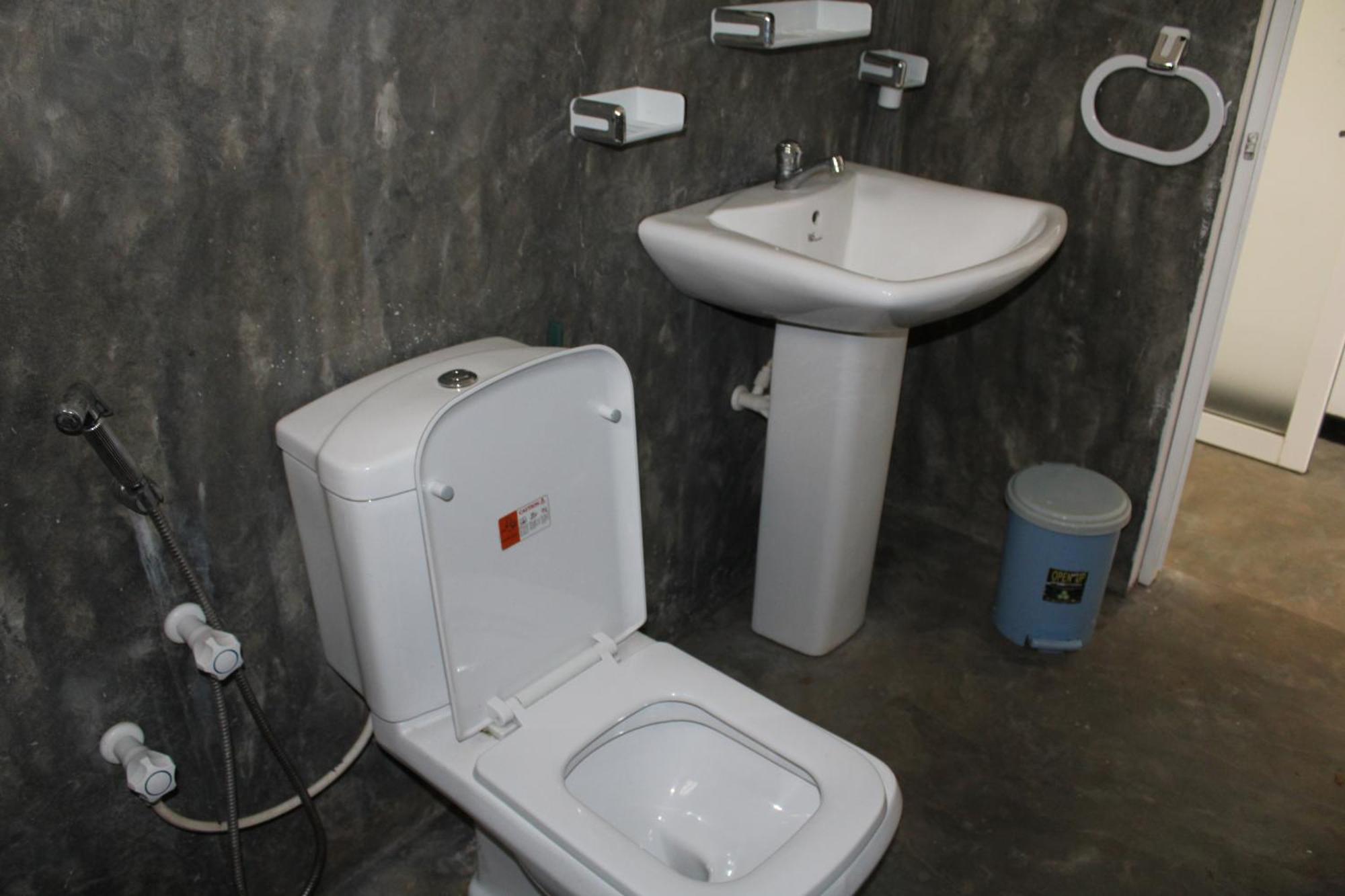 Sun & Moon Hostel Мириса Екстериор снимка